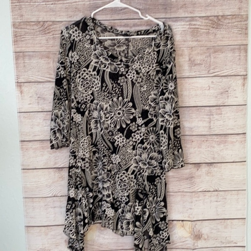 💜💜 Women’s Black & White SemiSheer Dress Size XL